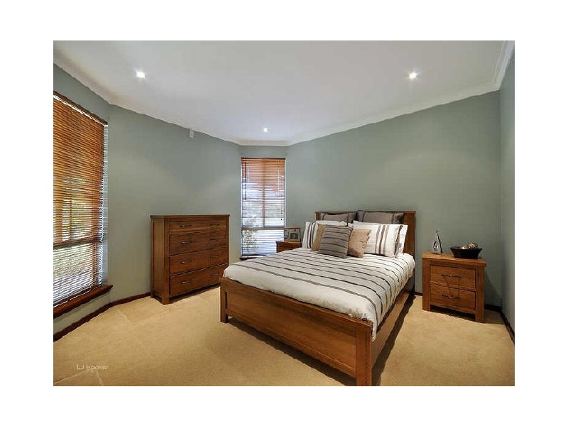 7 Gladstone Road, Leeming WA 6149