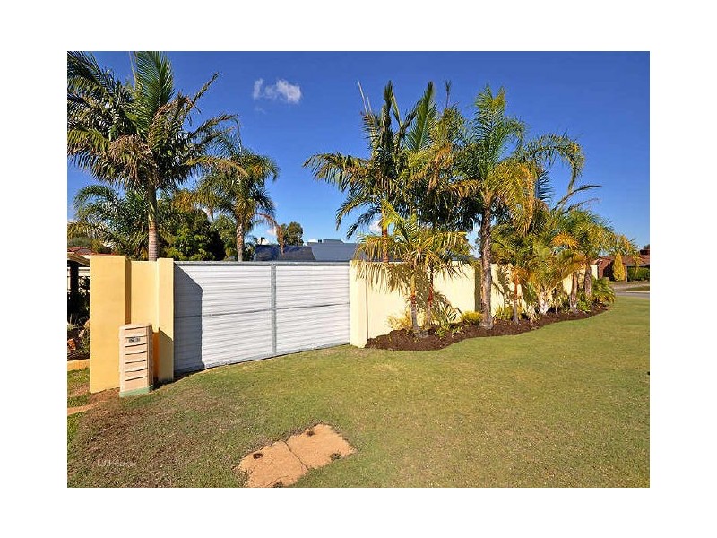 7 Gladstone Road, Leeming WA 6149