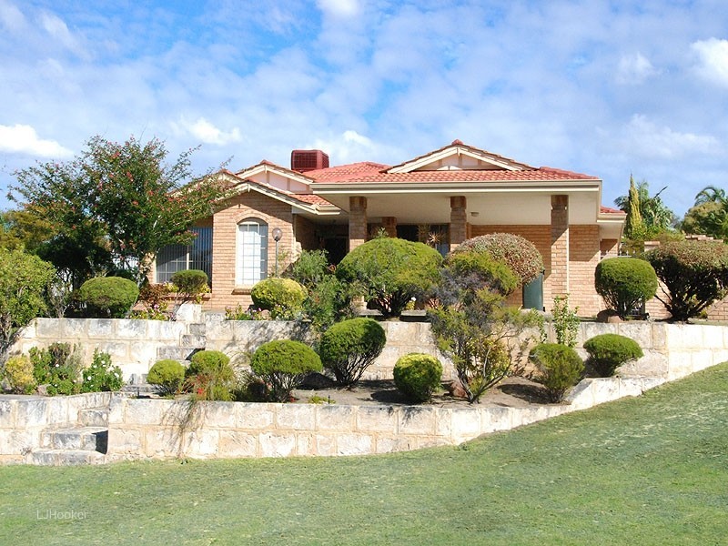 7 Harwood Rise, Leeming WA 6149