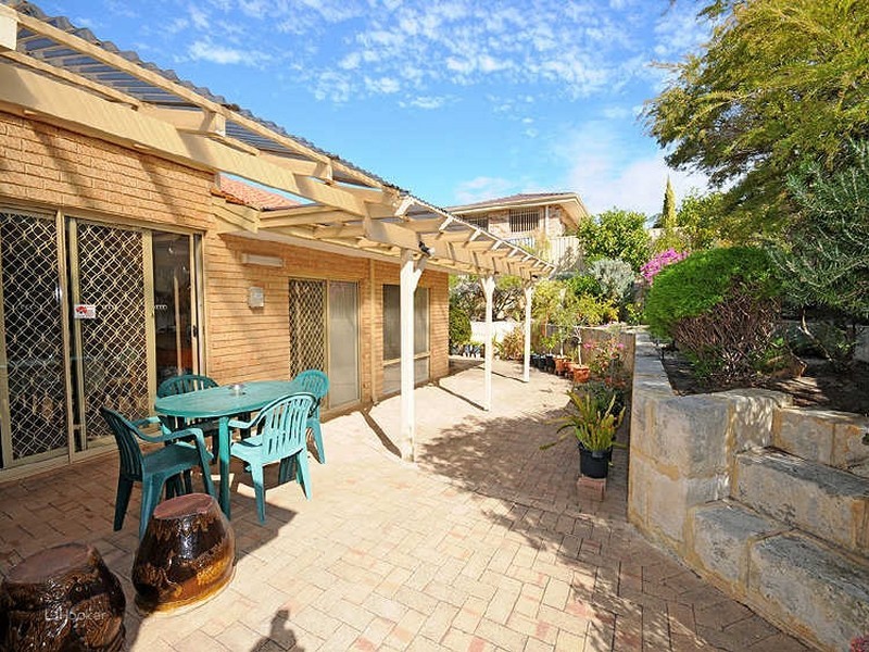 7 Harwood Rise, Leeming WA 6149