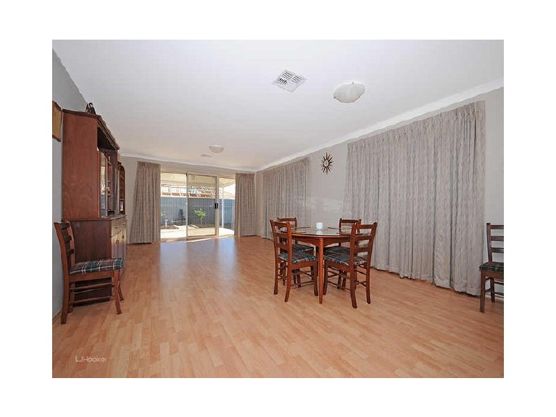 11 Jefferson Way, Piara Waters WA 6112