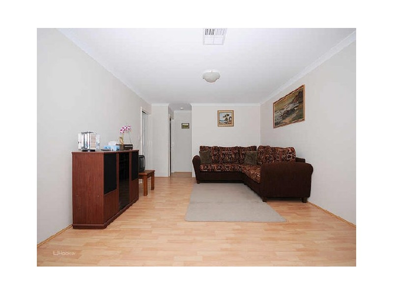 11 Jefferson Way, Piara Waters WA 6112