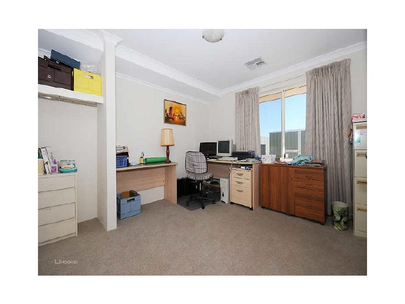 11 Jefferson Way, Piara Waters WA 6112