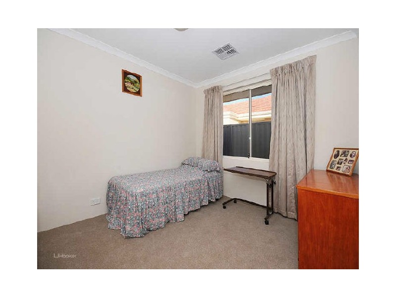 11 Jefferson Way, Piara Waters WA 6112