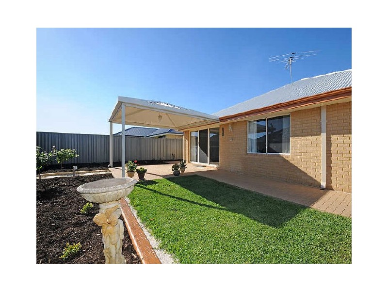 11 Jefferson Way, Piara Waters WA 6112