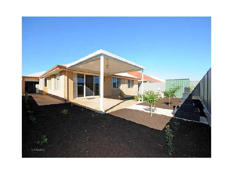 11 Jefferson Way, Piara Waters WA 6112