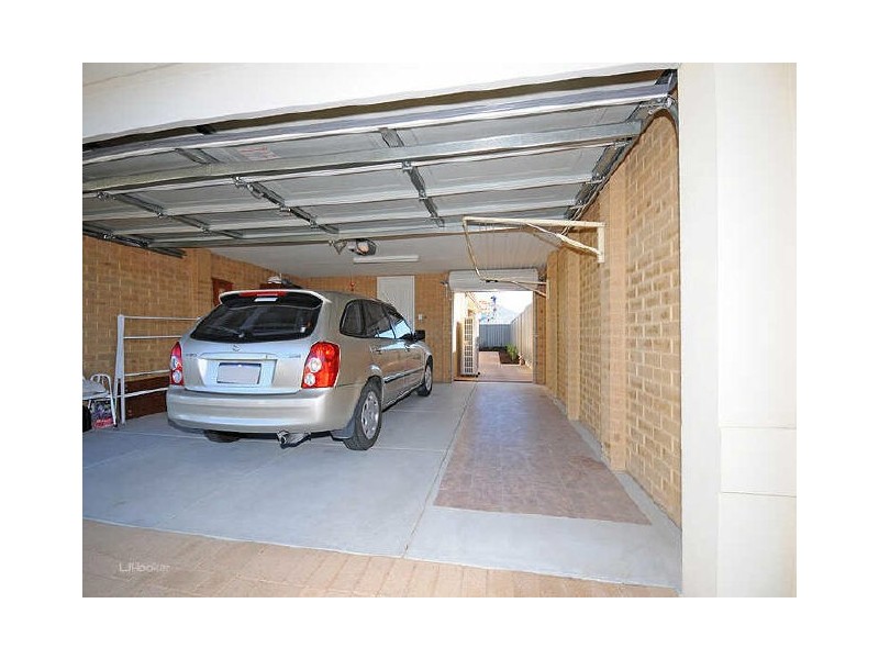 11 Jefferson Way, Piara Waters WA 6112