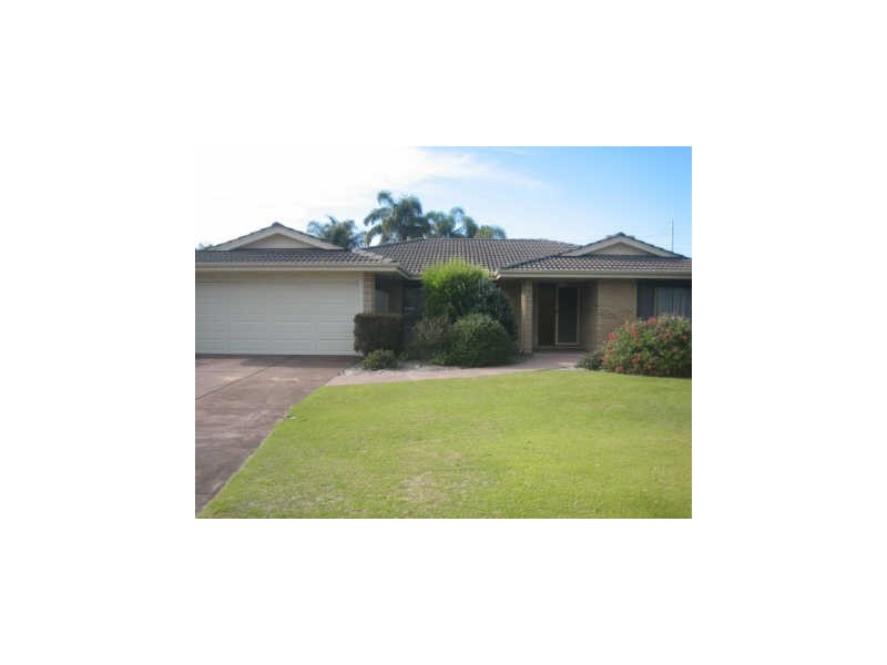 3 Castlemain Heights, Leeming WA 6149