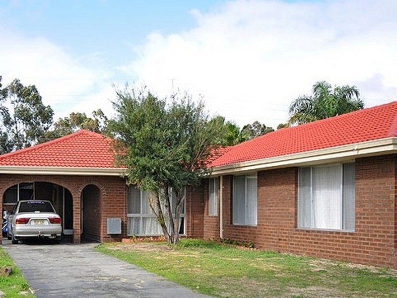 4 Hadlow Court, Leeming WA 6149