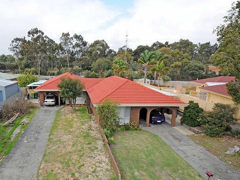 4 Hadlow Court, Leeming WA 6149