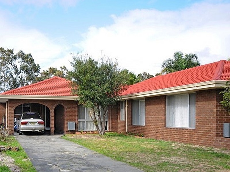 4 Hadlow Court, Leeming WA 6149