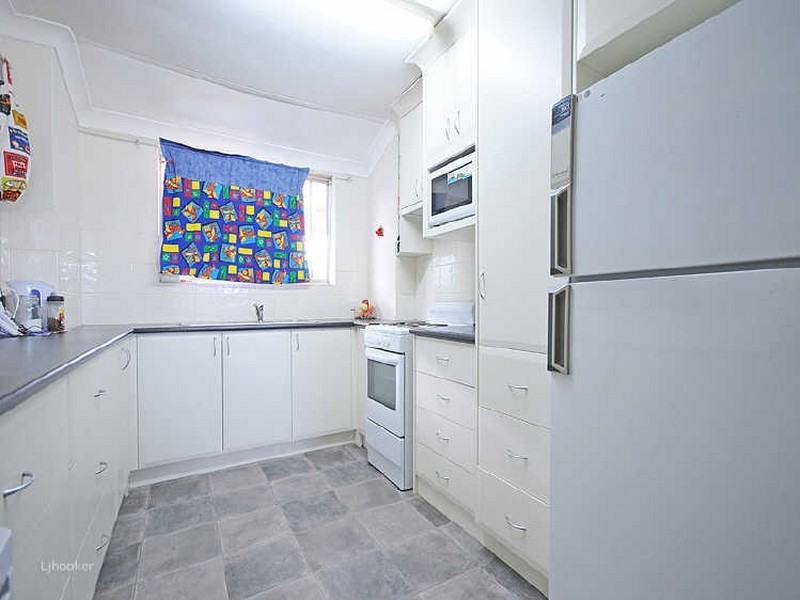 4 Hadlow Court, Leeming WA 6149