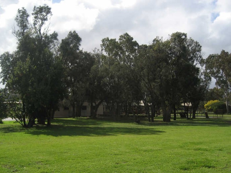 4 Hadlow Court, Leeming WA 6149