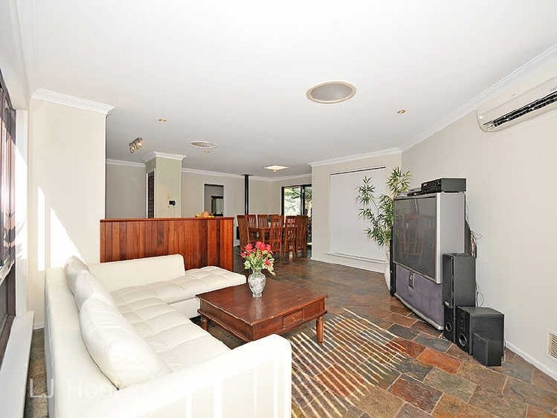 54 Parkway Road, Bibra Lake WA 6163