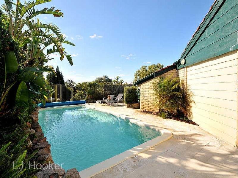 54 Parkway Road, Bibra Lake WA 6163