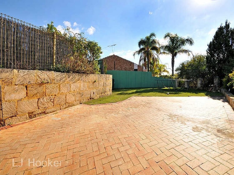 54 Parkway Road, Bibra Lake WA 6163