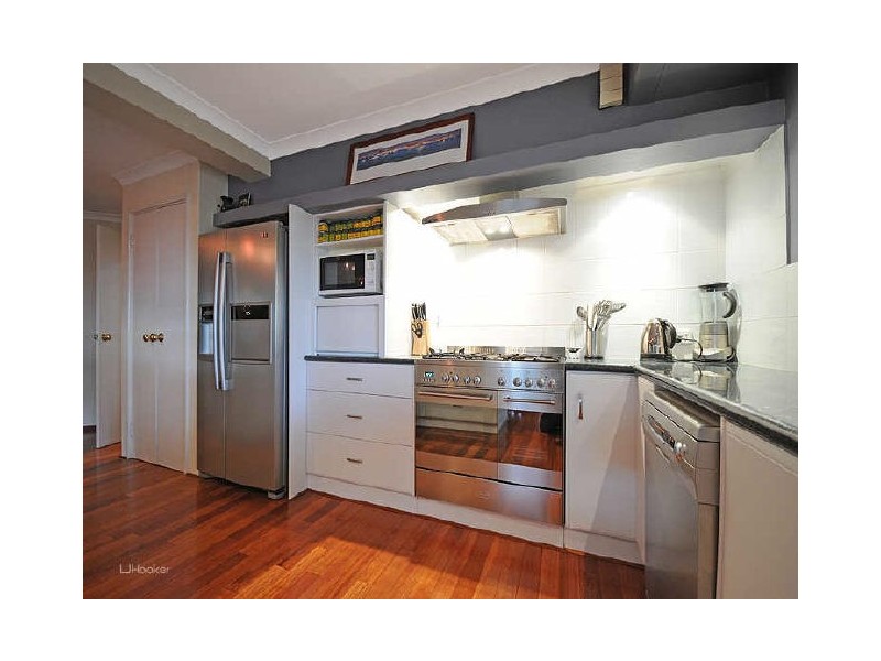 11 Mellor Court, Leeming WA 6149