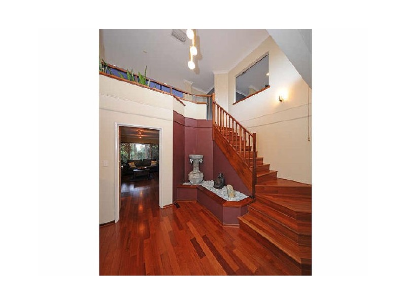 11 Mellor Court, Leeming WA 6149