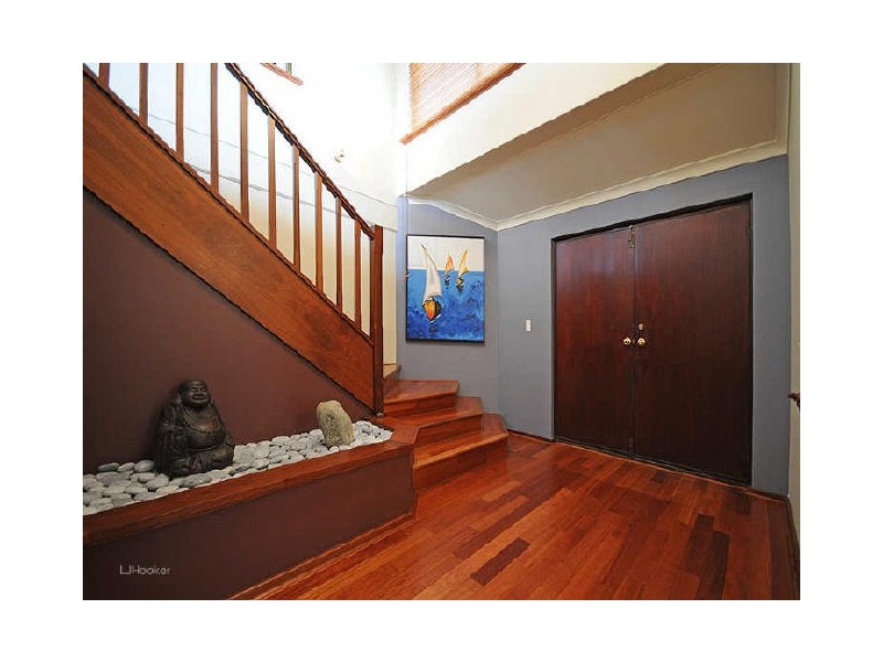 11 Mellor Court, Leeming WA 6149