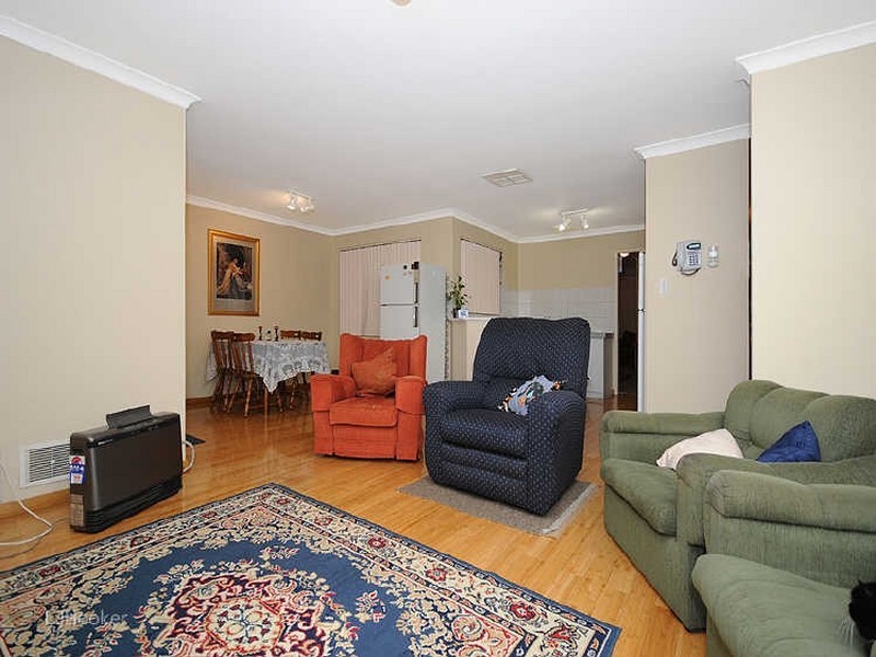 18a Noreatt Place, Leeming WA 6149