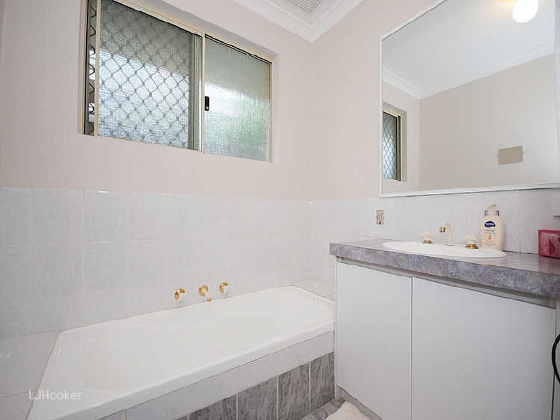 18a Noreatt Place, Leeming WA 6149