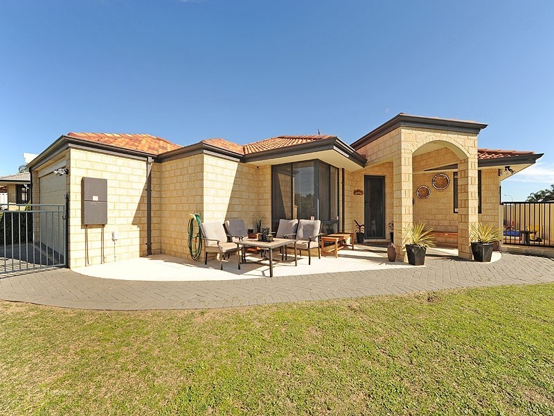 1 Fern Leaf Court, Leeming WA 6149