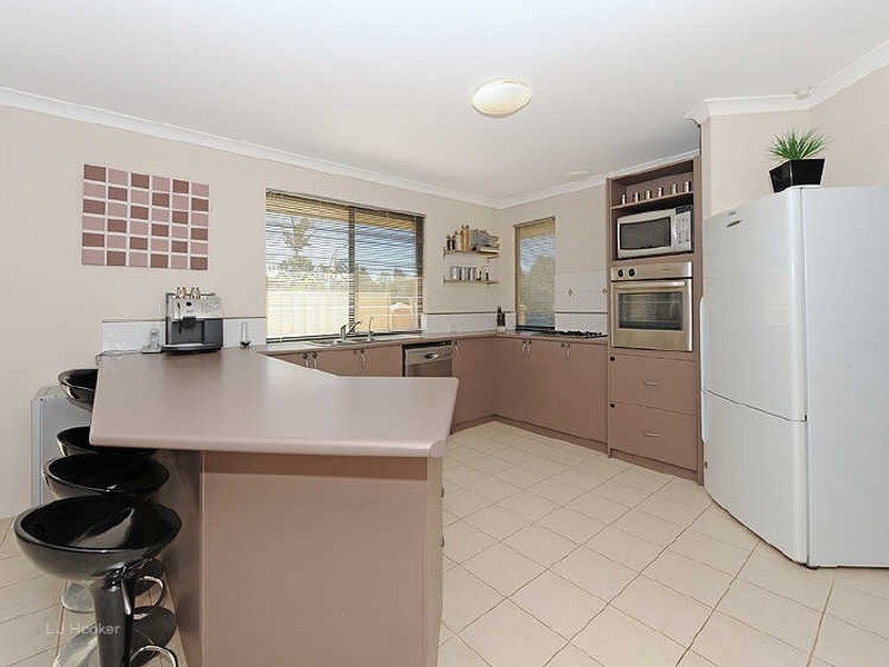 1 Fern Leaf Court, Leeming WA 6149