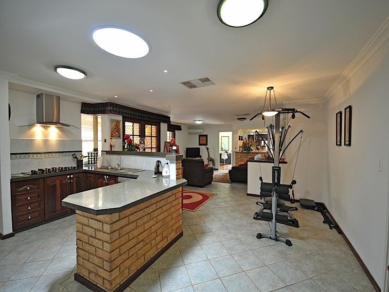 43 Casserly Drive, Leeming WA 6149