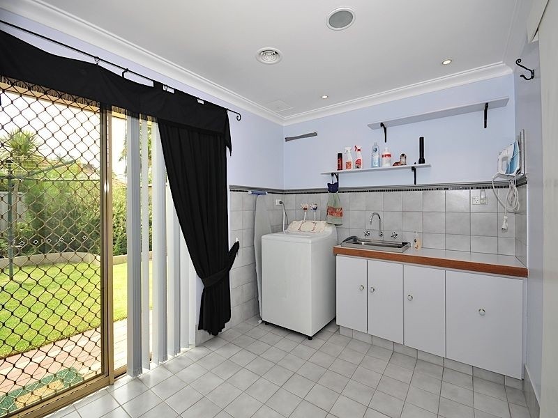 43 Casserly Drive, Leeming WA 6149