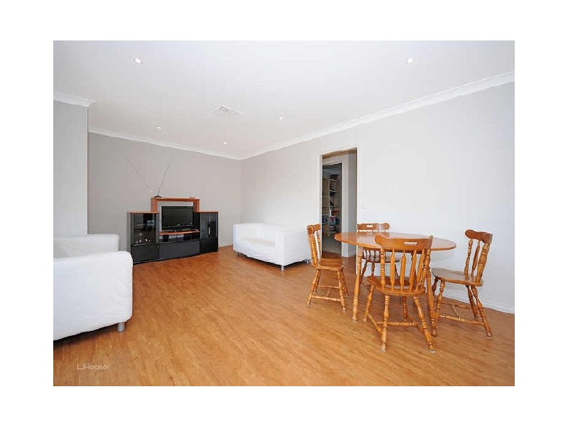 10 Barra Close, Leeming WA 6149
