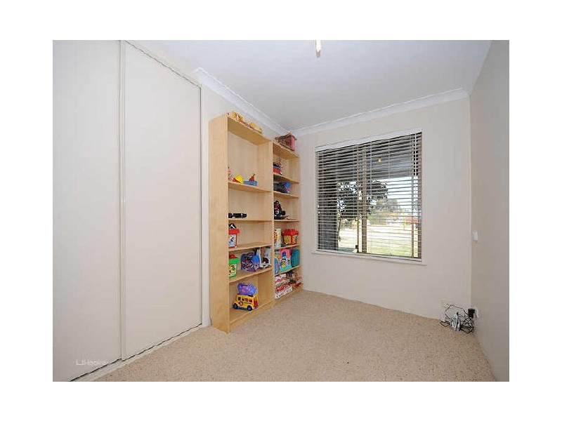 10 Barra Close, Leeming WA 6149