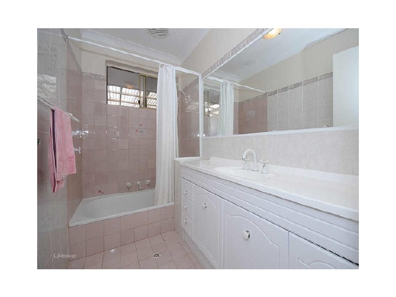 10 Barra Close, Leeming WA 6149