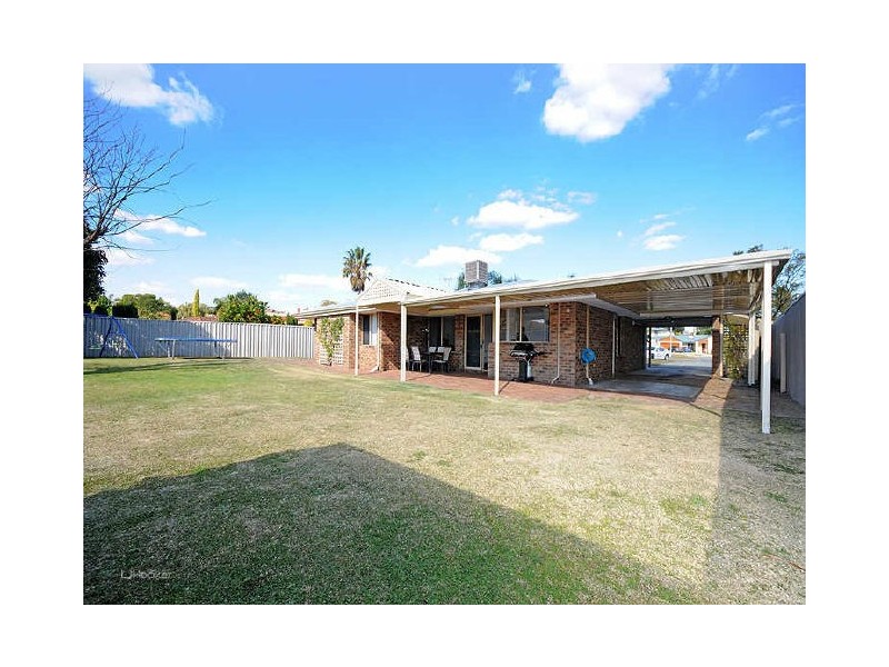 10 Barra Close, Leeming WA 6149