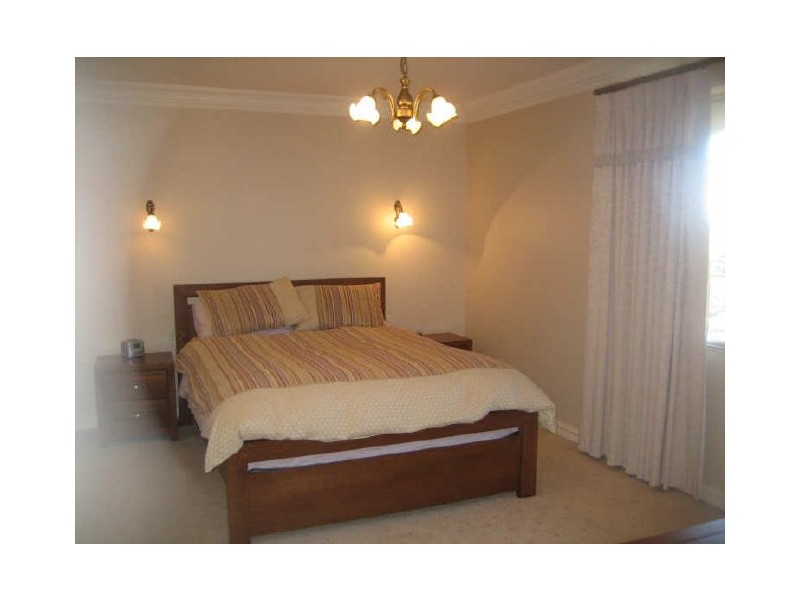 7 Witney Place, Leeming WA 6149