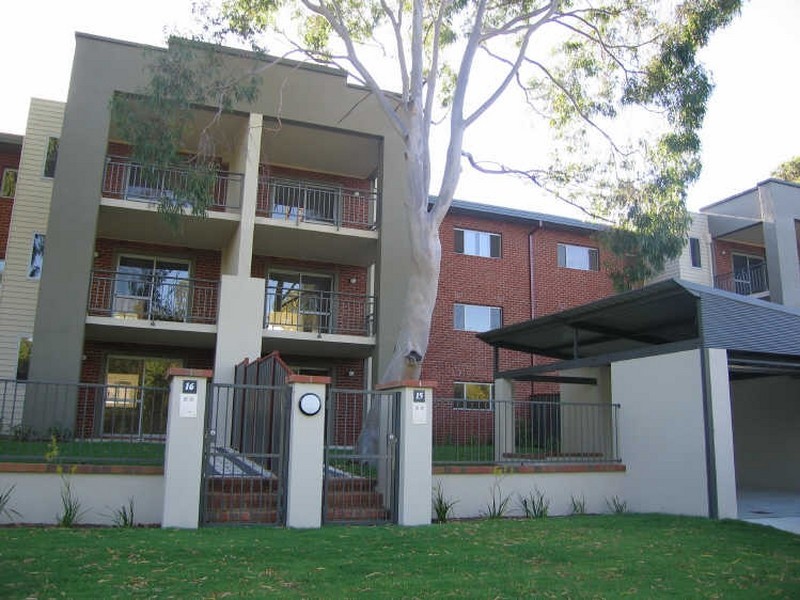 15/15 Rosalind Way, Coolbellup WA 6163