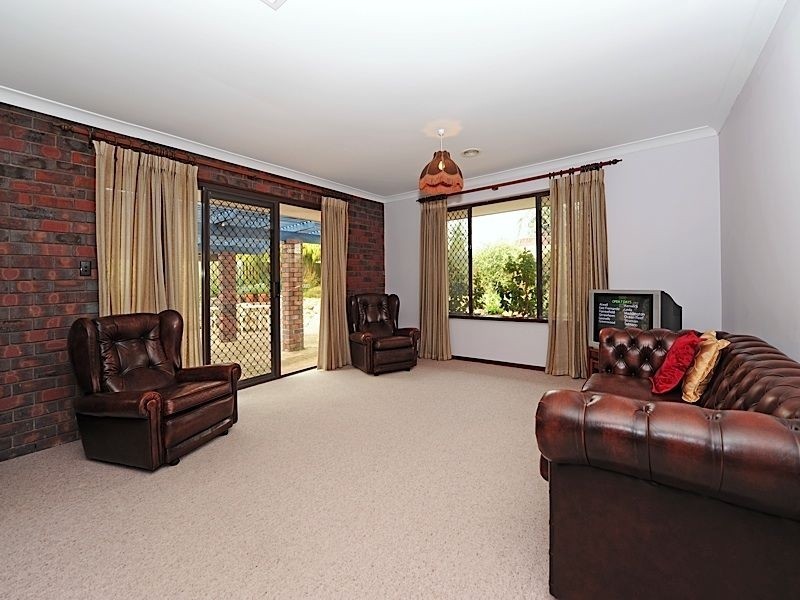 12 Jefferies Way, Leeming WA 6149