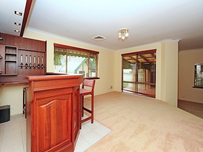 5 Thrum Close, Leeming WA 6149