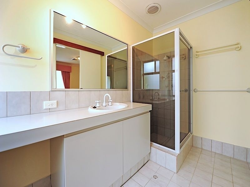 5 Thrum Close, Leeming WA 6149