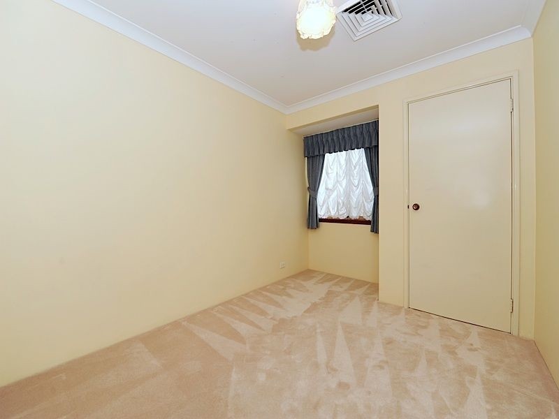 5 Thrum Close, Leeming WA 6149