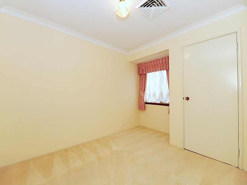 5 Thrum Close, Leeming WA 6149