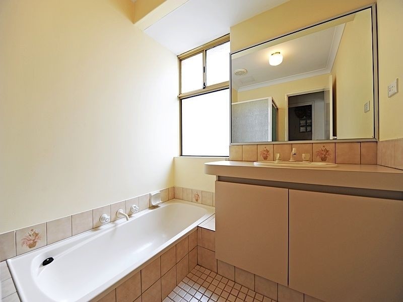 5 Thrum Close, Leeming WA 6149