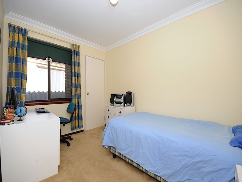 10 Hillock Circle, Leeming WA 6149