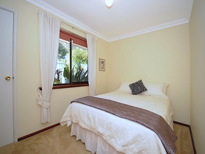 10 Hillock Circle, Leeming WA 6149