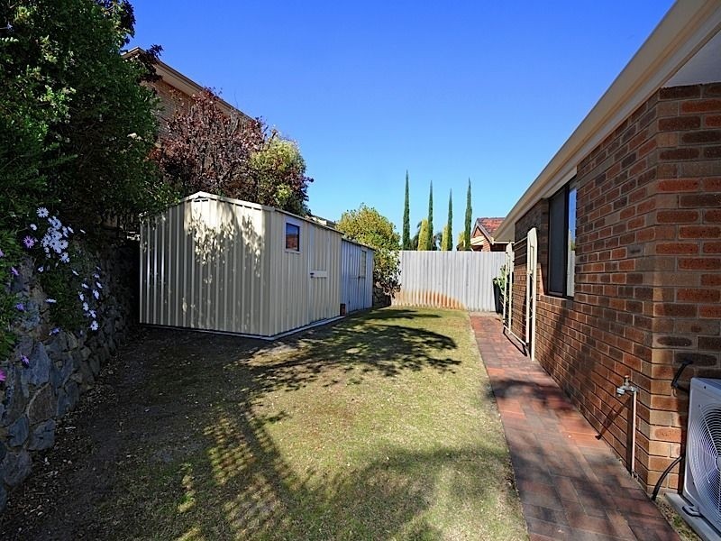 10 Hillock Circle, Leeming WA 6149