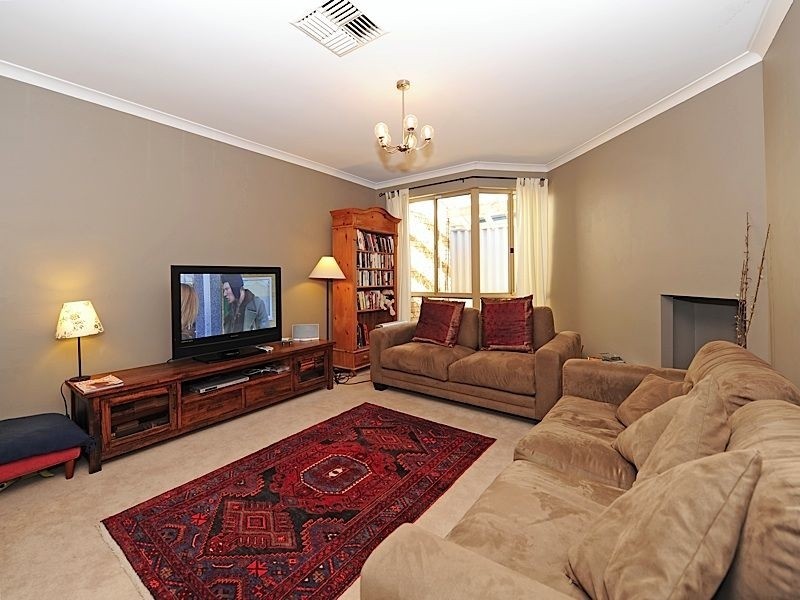 5 Timber Ridge Retreat, Leeming WA 6149