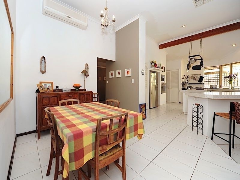 5 Timber Ridge Retreat, Leeming WA 6149