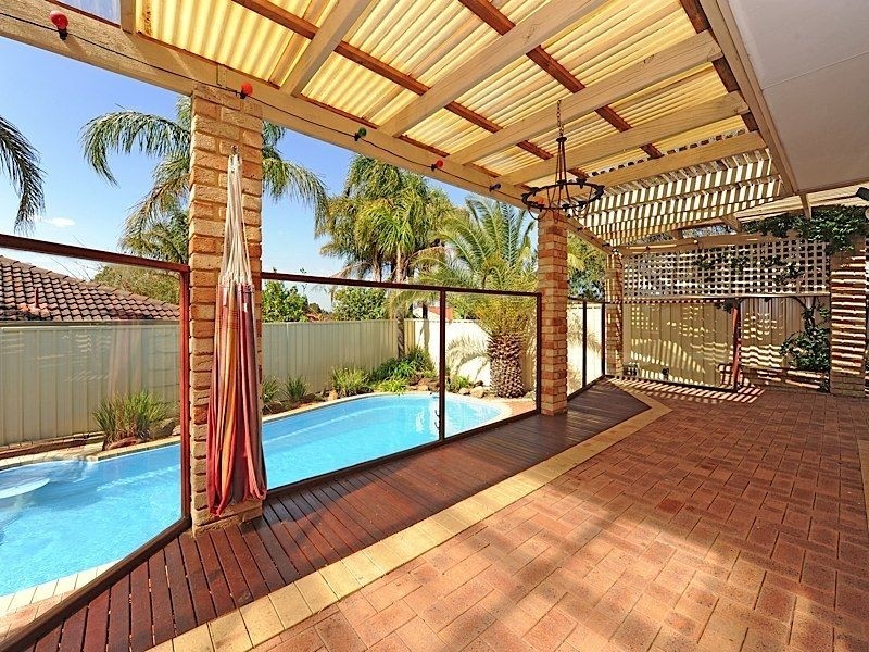 5 Timber Ridge Retreat, Leeming WA 6149