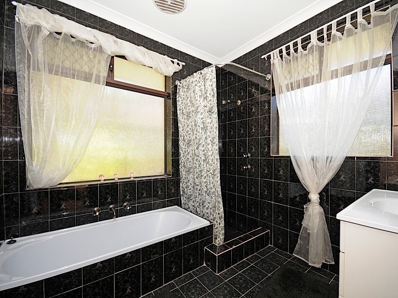 5 Harwood Rise, Leeming WA 6149