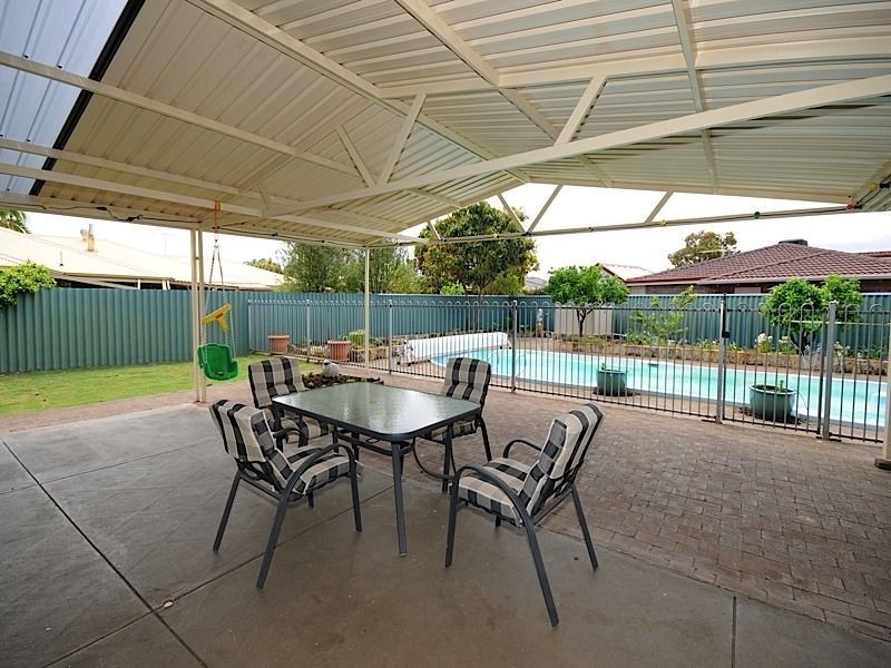 1 Townson Place, Leeming WA 6149