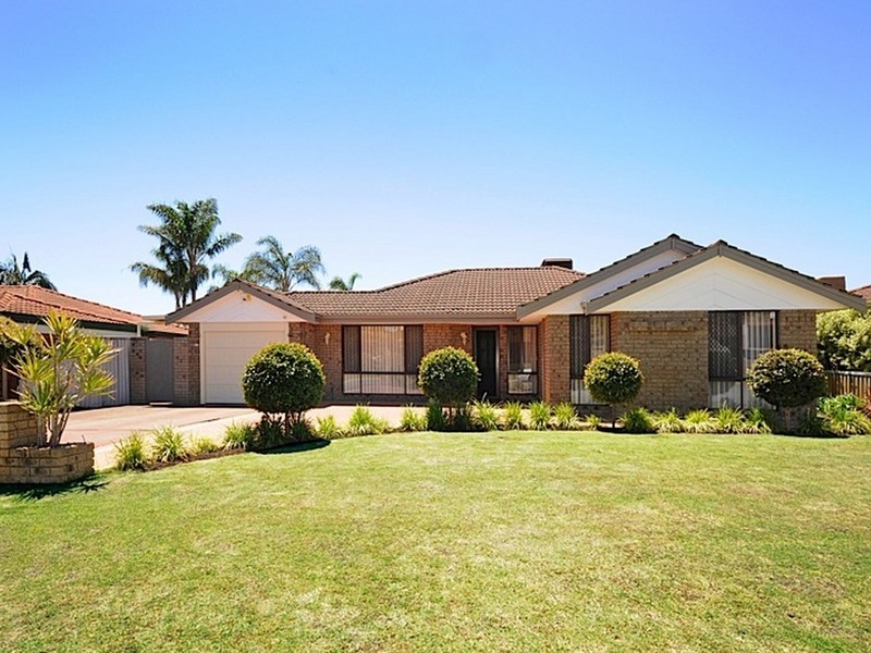 11 Meadow Grove, Leeming WA 6149